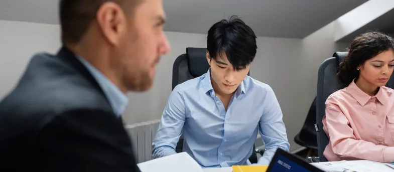 Perbandingan Jasa Pembukuan Freelance vs Perusahaan Profesional