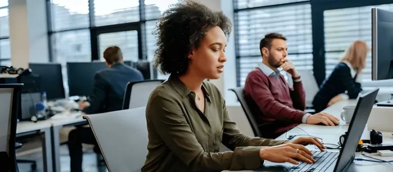 ERP Custom vs ERP Siap Pakai Perbandingan dari Sisi Waktu dan Risiko