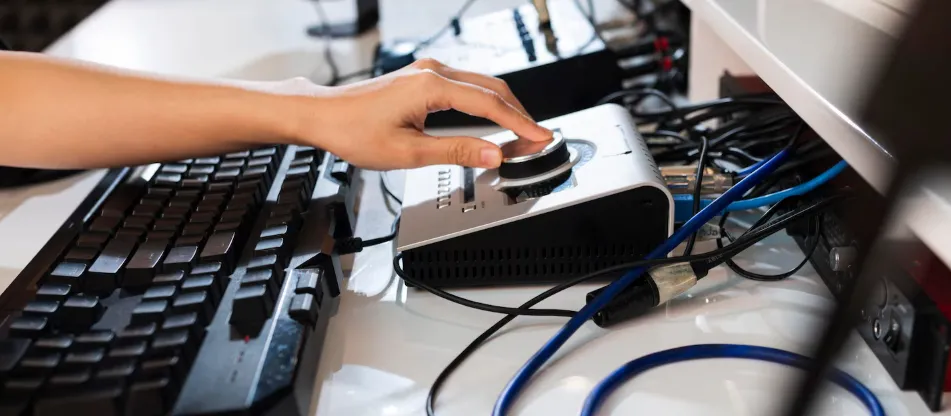 Fungsi UPS untuk Komputer, CCTV, dan Router di Saat Listrik Padam