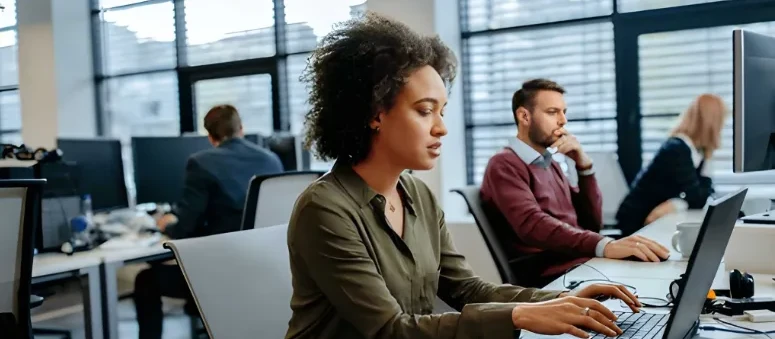 Open Source AI vs Proprietary Software: Perbandingan untuk Enterprise