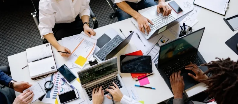 Automation vs Manual Process: Mana Lebih Menguntungkan untuk Perusahaan?