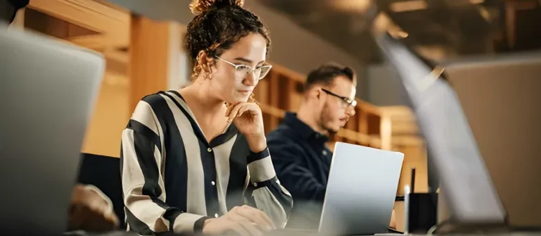 Vertical SaaS vs Software General: Mana yang Lebih Cocok untuk Bisnis Anda