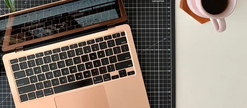 Laptop Dual Screen vs Laptop Biasa: Apakah Perbedaannya Layak?