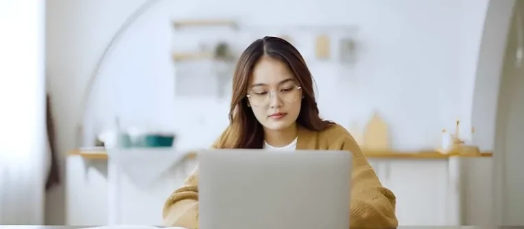 Peran Tipografi dan Ilustrasi dalam Desain Website Interaktif