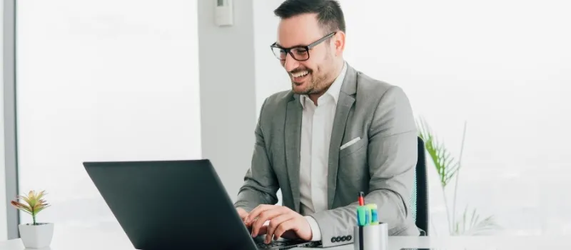 Perbandingan CRM Package: Salesforce vs Zoho CRM vs HubSpot