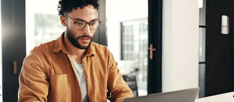 Saat Mayoritas Pengunjung Pakai HP, Tapi Website Tidak Siap Mobile