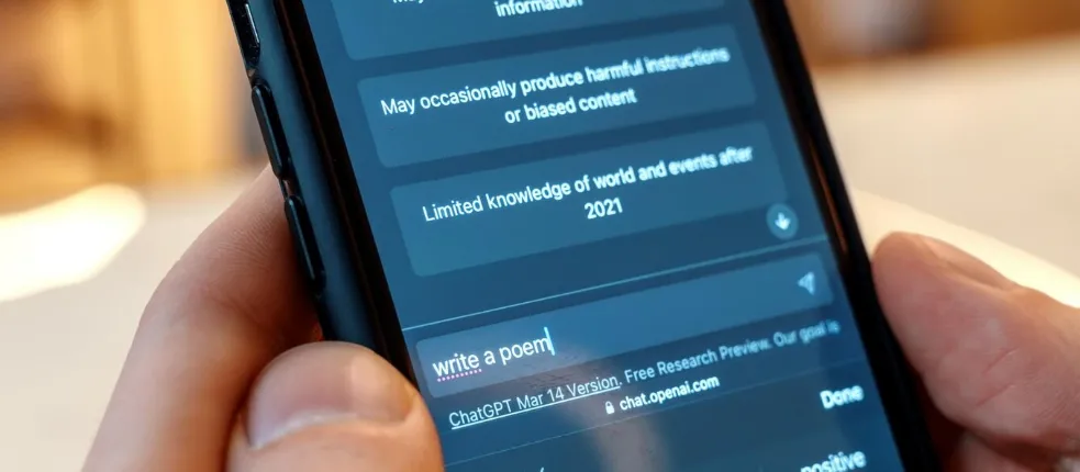 Menggunakan Chatbots Berbasis AI untuk Meningkatkan Interaksi Pengguna di Website