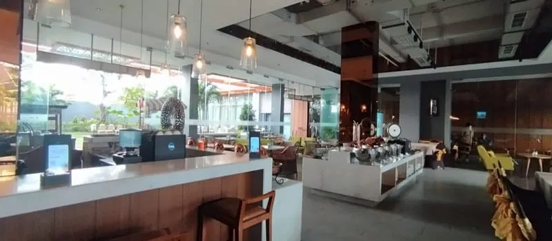 Cara Teknologi Meningkatkan Pengalaman Pelanggan di Restoran dan Toko