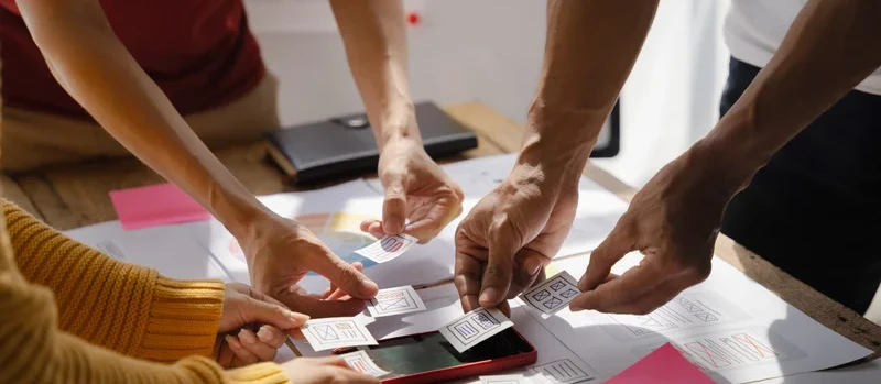 Freelance vs Agensi: Mana yang Lebih Cocok untuk Pembuatan Website Bisnismu?