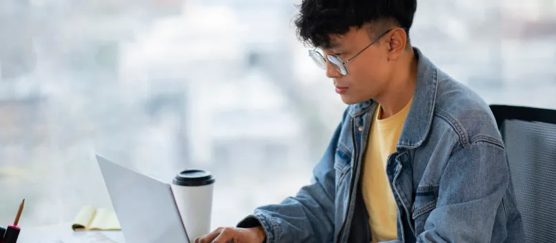 Software Compare Trend: Mengapa Konsumen Makin Sering Mencari “X vs Y” Sebelum Membeli?